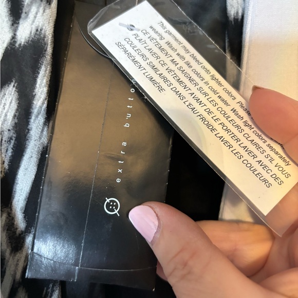 BNWT vest with chiffon bottom plus size - Picture 5 of 7